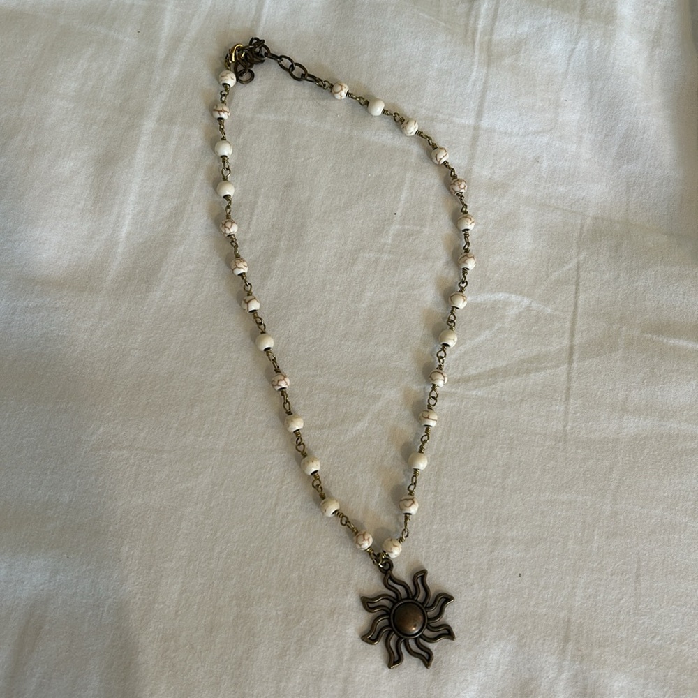 🌞 Sun Beaded Necklace 🌞 - Picture 3 of 4